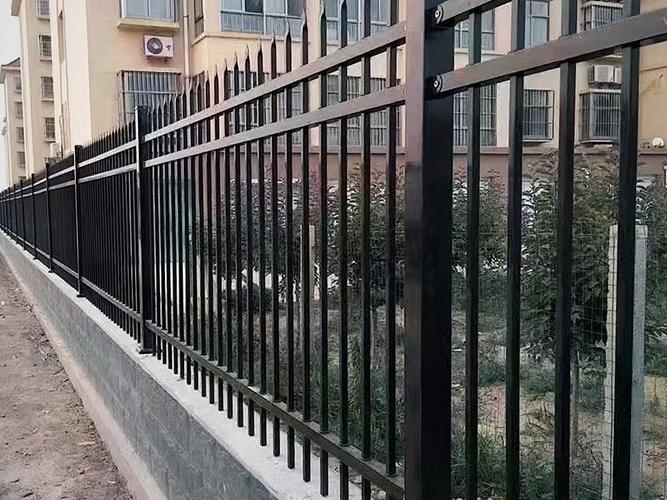 做锌钢护栏要什么配件 做锌钢护栏要什么配件