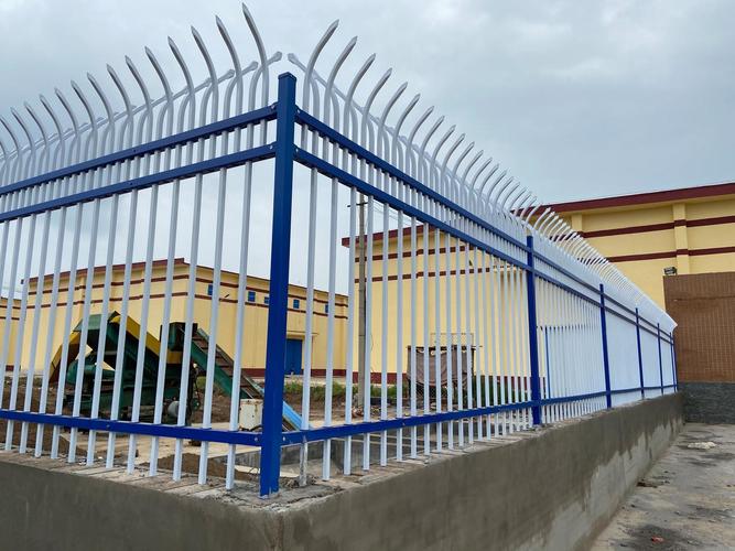 做锌钢护栏要什么配件 做锌钢护栏要什么配件