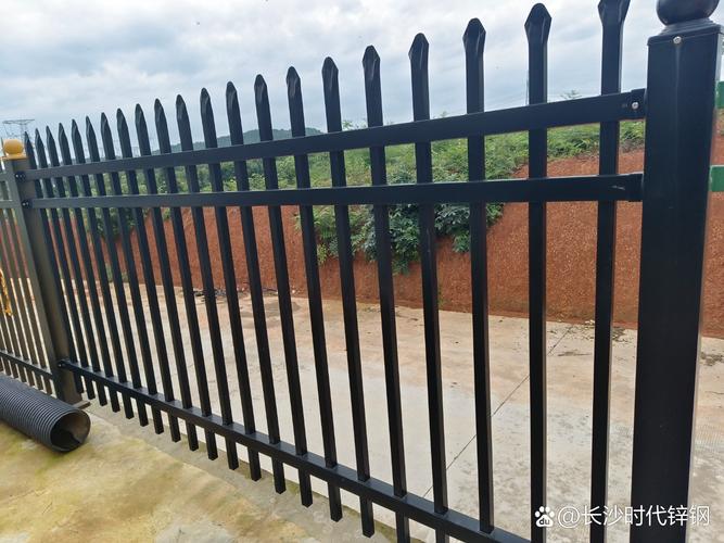 锌钢护栏和不锈钢护栏哪个好 锌钢护栏和不锈钢护栏哪个好