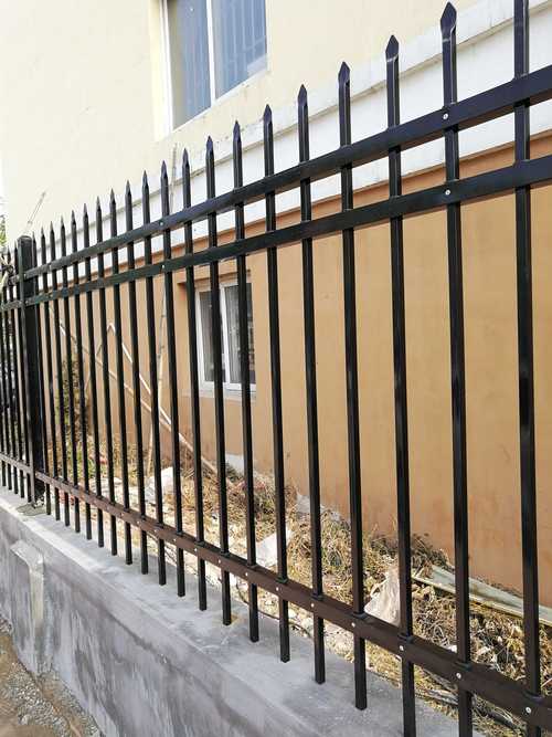 欧式铁艺护栏价格举例 欧式铁艺护栏怎么制作? 欧式铁艺护栏价格举例 欧式铁艺护栏怎么制作?